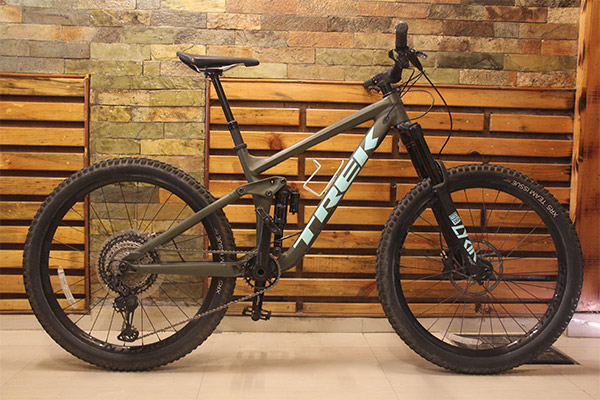 Trek Remedy 8 (2022)—Premium Trail & Enduro Bike